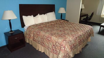 Classic Room, 1 King Bed | In-room safe, individually decorated, individually furnished, desk
