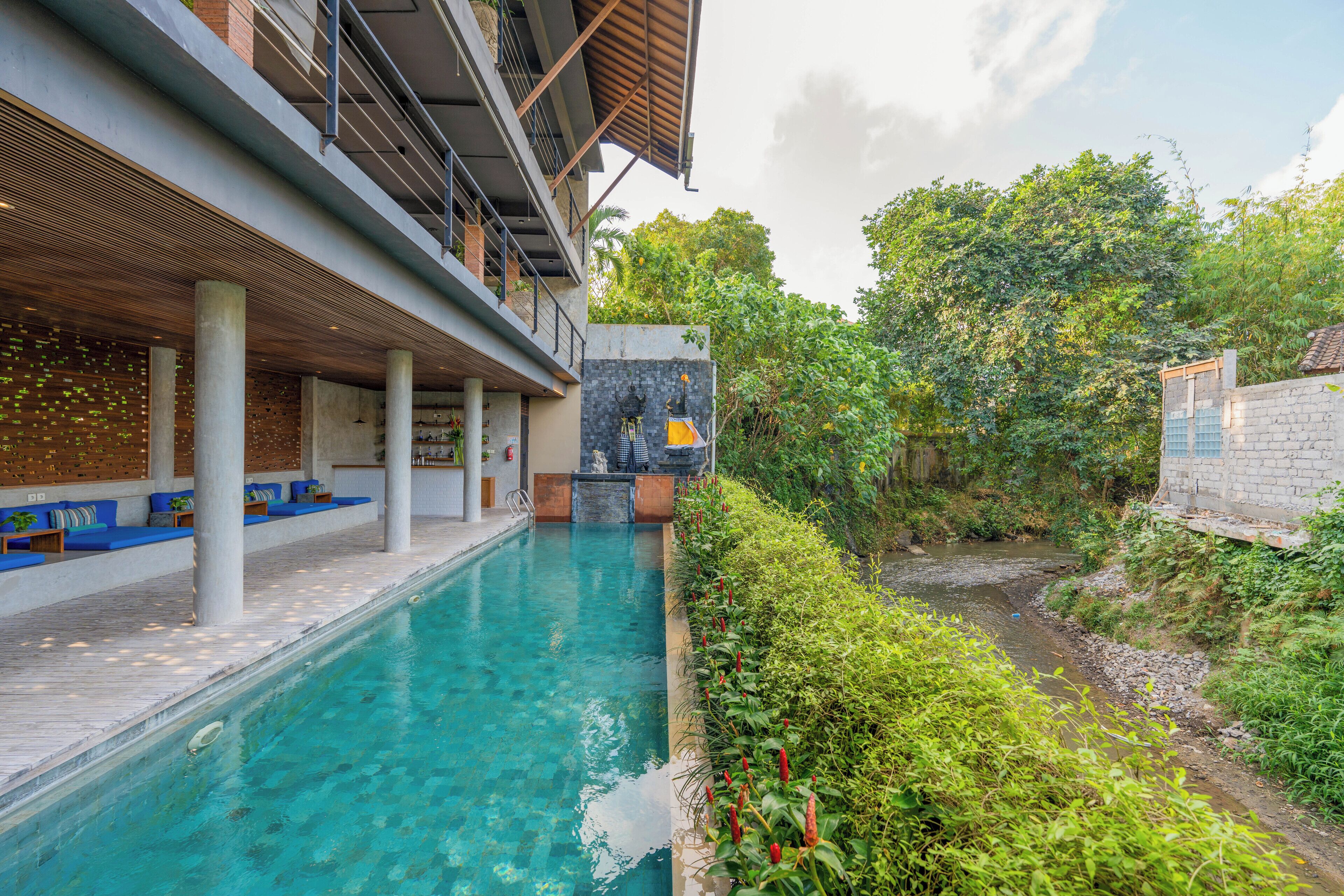 Kolam renang outdoor