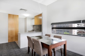 In-room dining - Melbourne CBD Central Apartment Hotel (Melbourne)