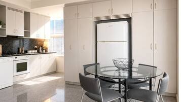 Cobertura urbana | Cozinha privada | Cafeteira/chaleira, geladeira grande, micro-ondas, fogão
