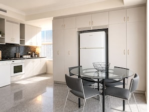 Cobertura urbana | Cozinha privada | Geladeira grande, micro-ondas, fogão, cooktop