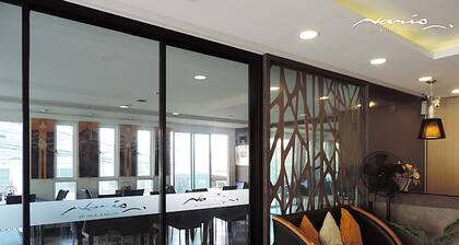 Naris Art Hotel