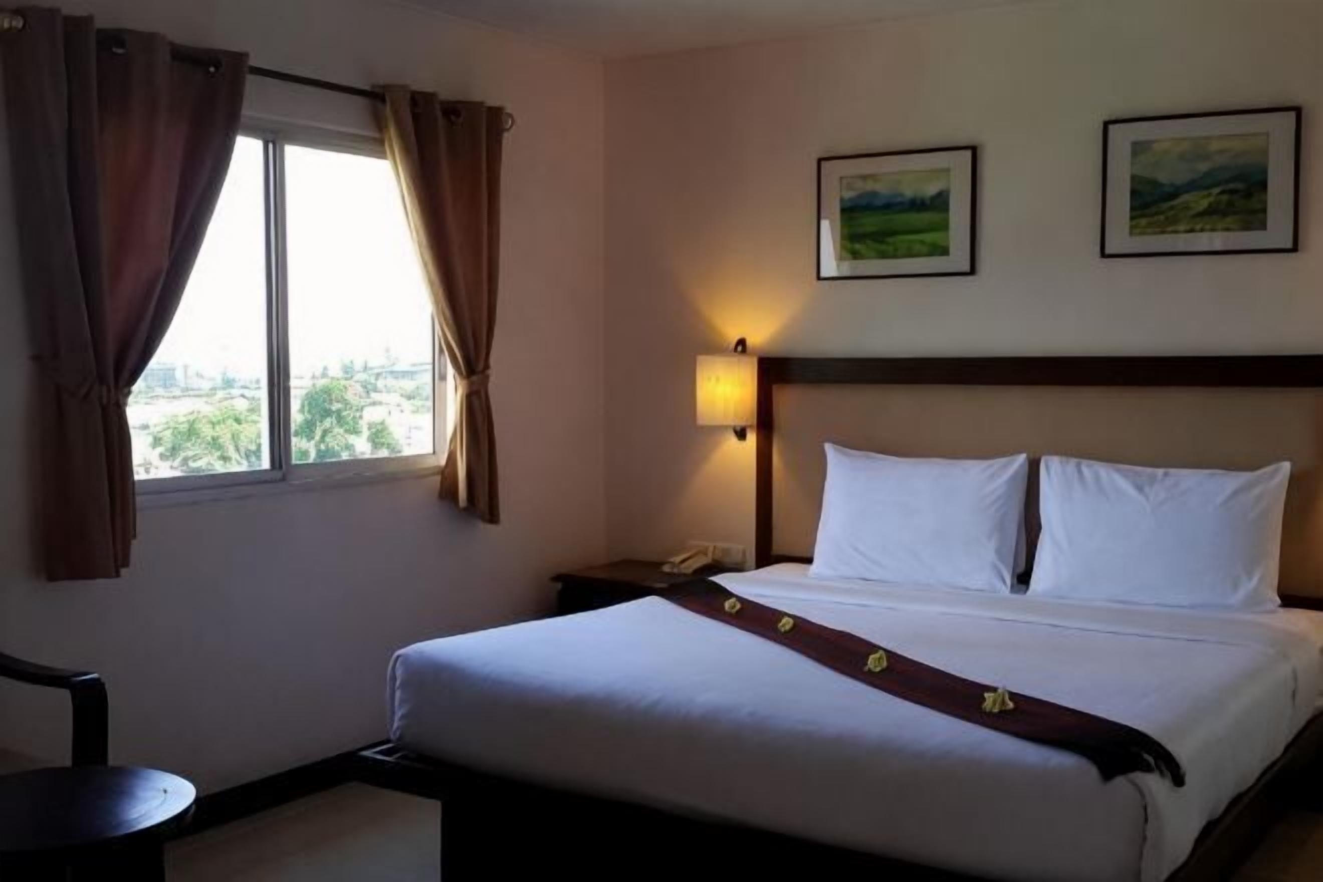 Minibar, desk, free WiFi, bed sheets