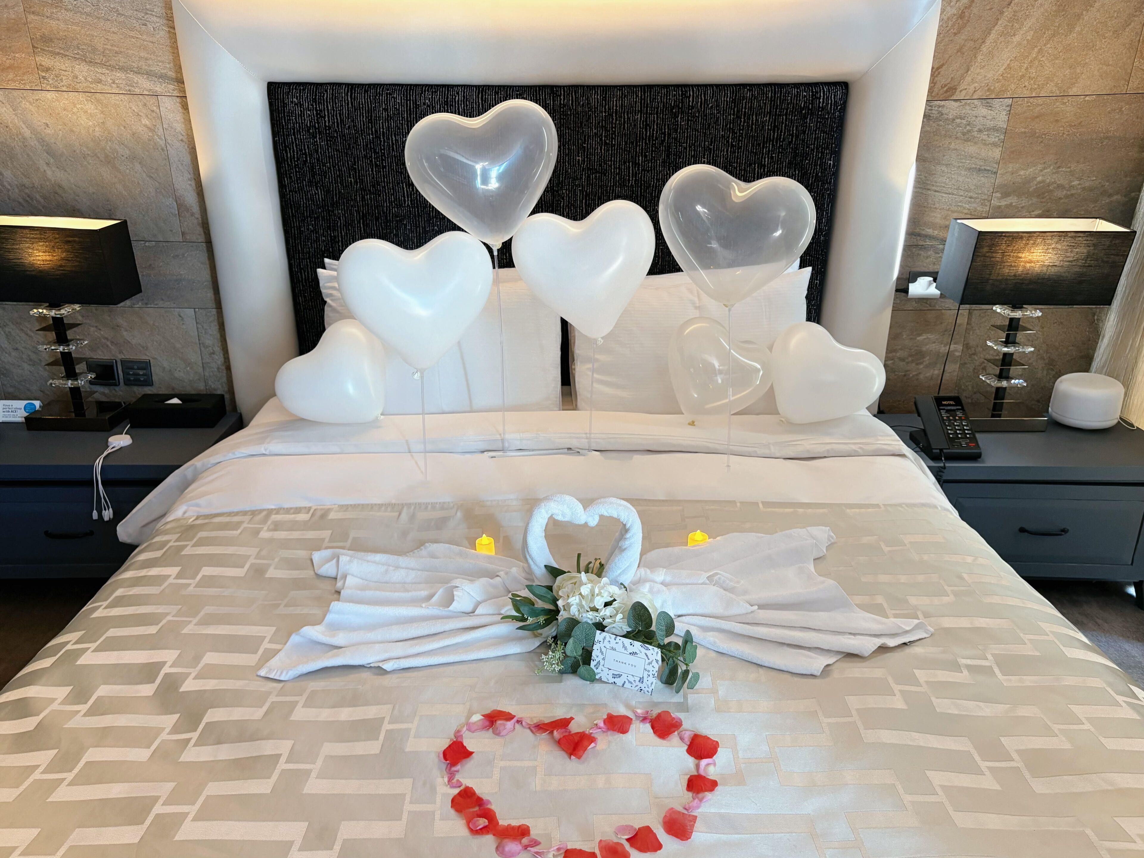 Presidential Suite (Room decoration + wine & snack set + complimentary late check-out at 12:00 pm) | Luxe beddengoed, donzen dekbedden, een kluis op de kamer