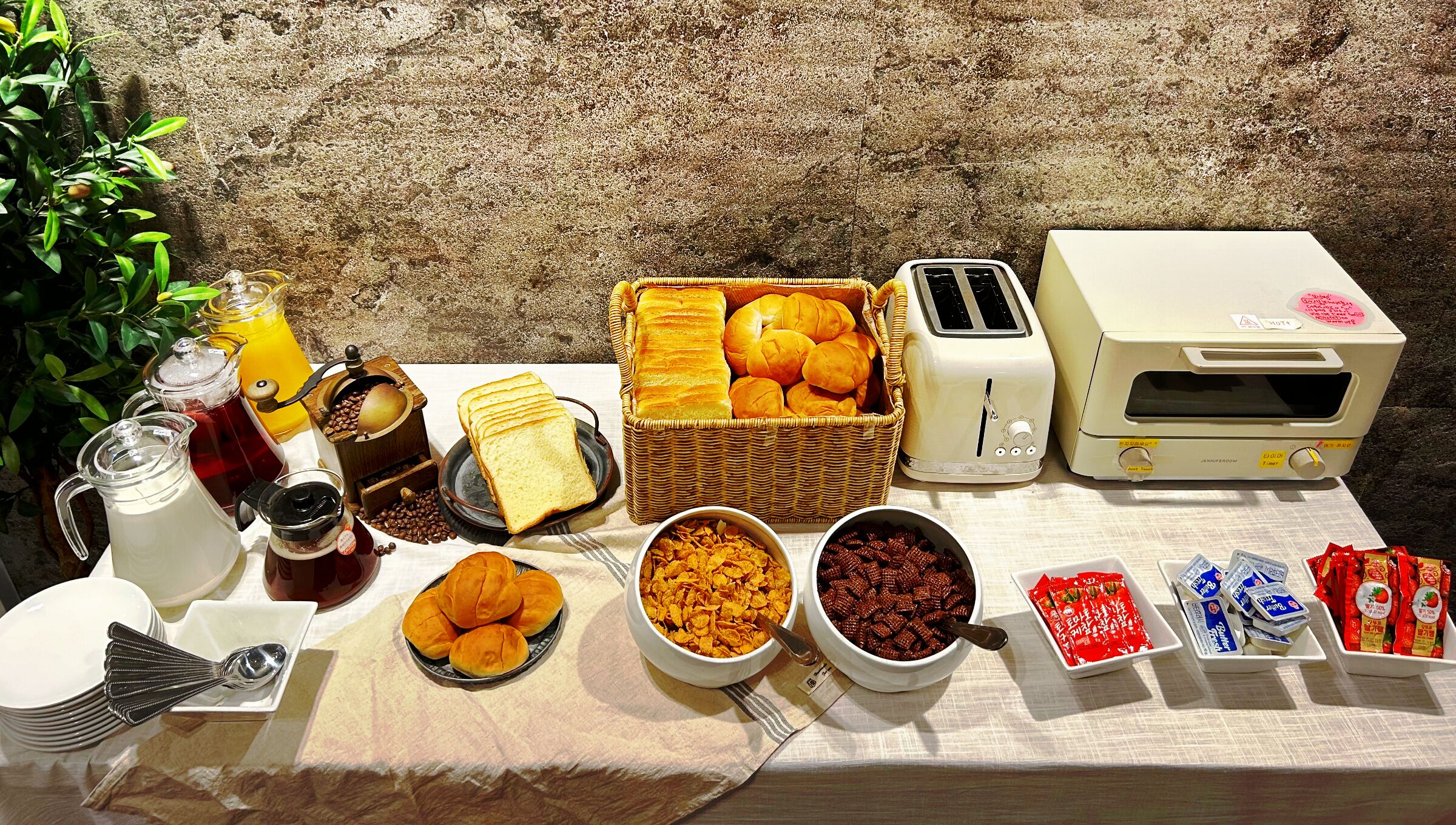 1 bedroom, premium bedding, down duvets, in-room safe