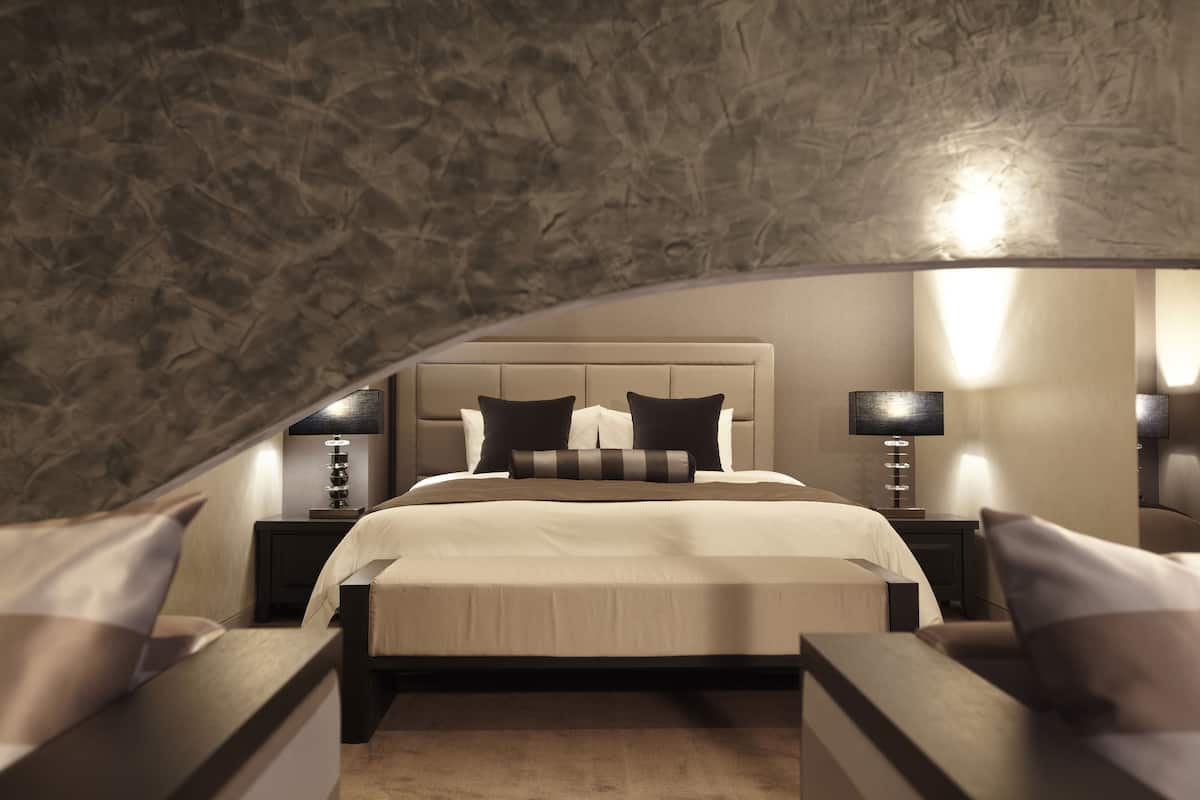 1 bedroom, premium bedding, down duvets, in-room safe
