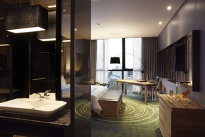 Premium bedding, down comforters, in-room safe, blackout drapes - Best Louis Hamilton Hotel Haeundae (Busan)