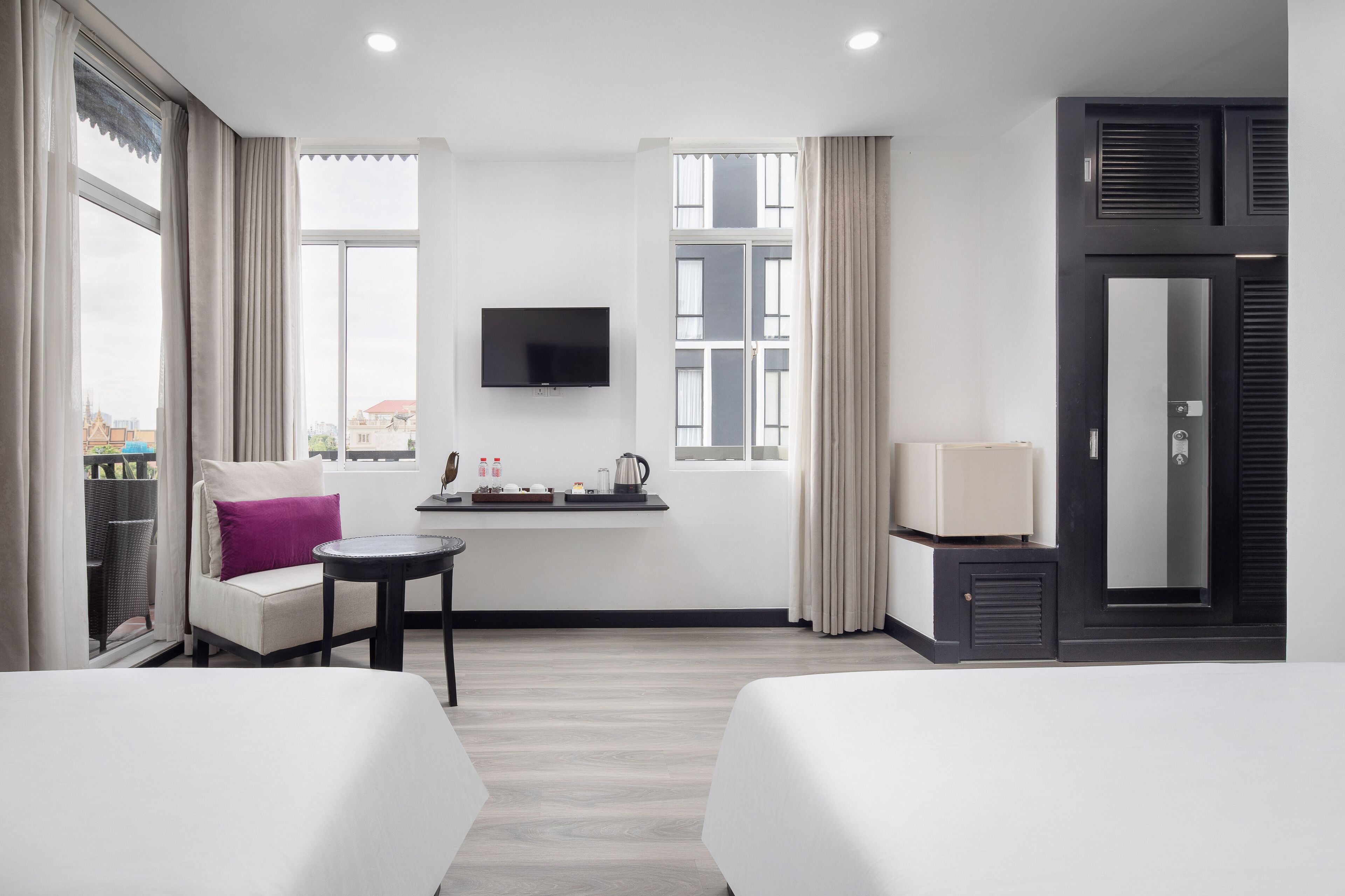 Deluxe Triple Room, Balcony | Minibar, in-room safe, desk, iron/ironing board (on request)