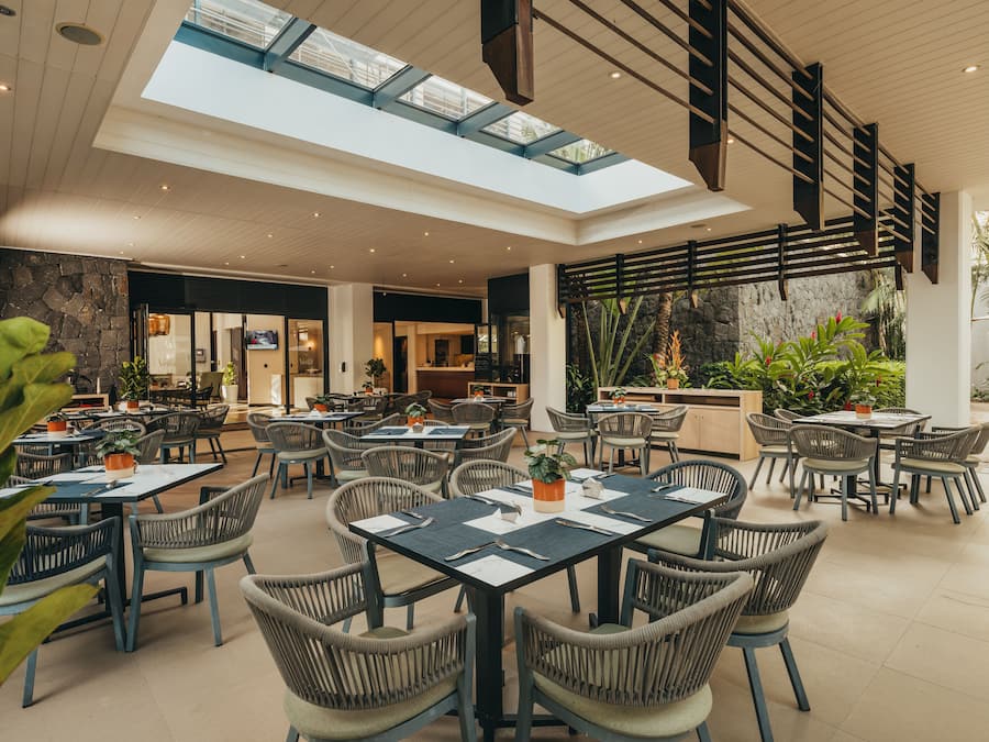 Petit déjeuner, déjeuner et dîner servis sur place