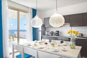 Villa de lujo, 4 habitaciones, alberca privada, vista al océano | Interior