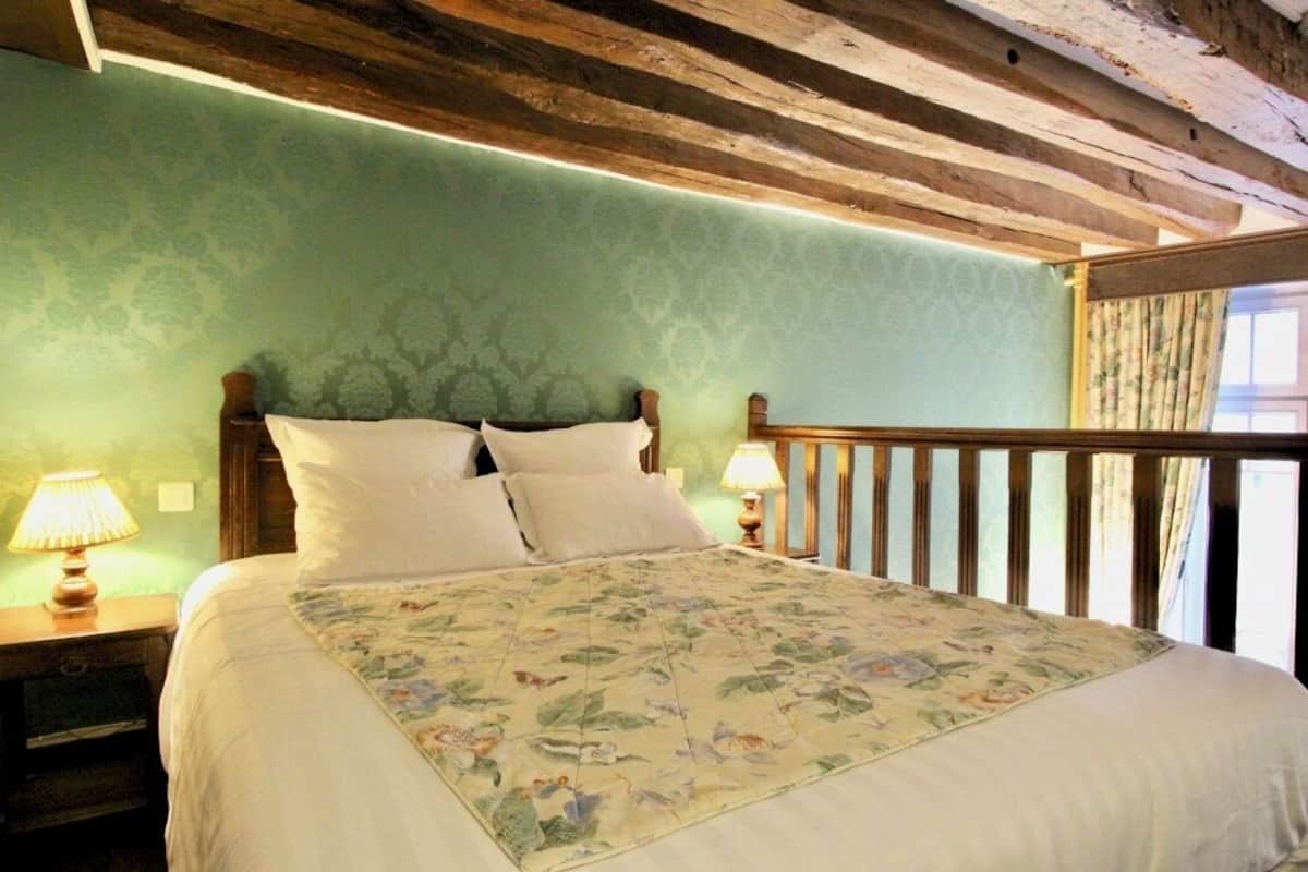 Premium bedding, minibar, in-room safe, individually decorated