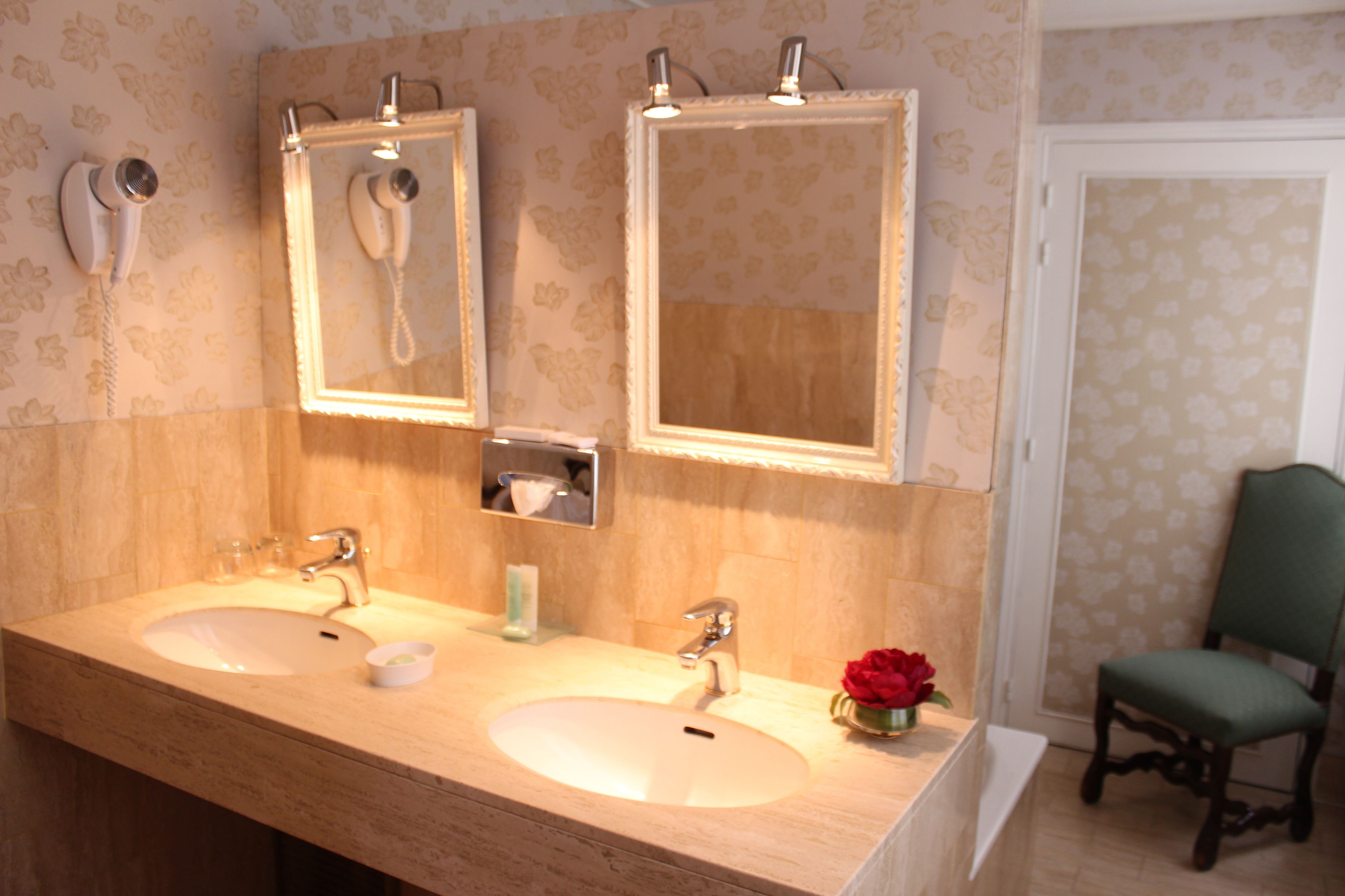 bathtub, free toiletries, hair dryer, towels