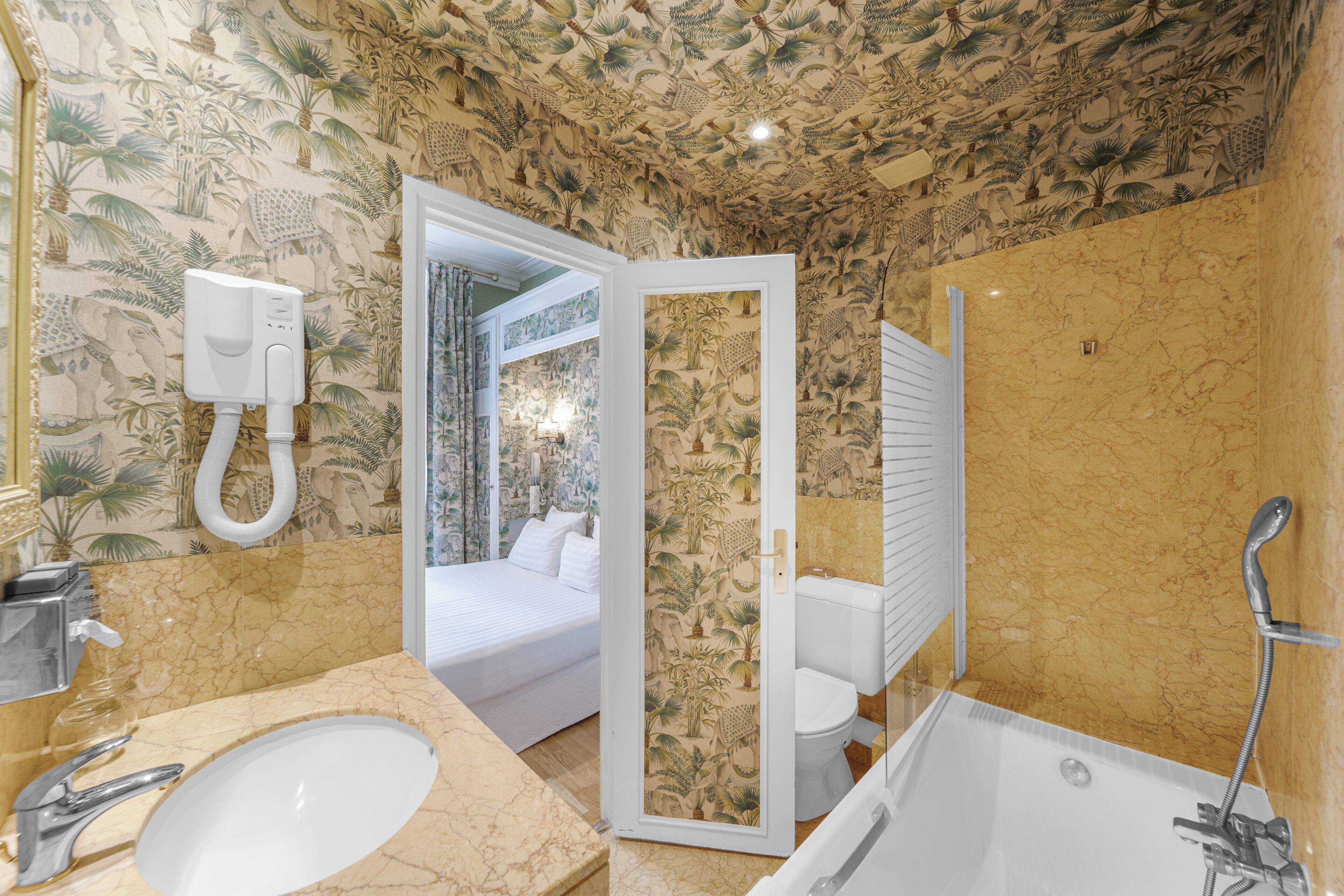 Photo - Hotel de la Bretonnerie