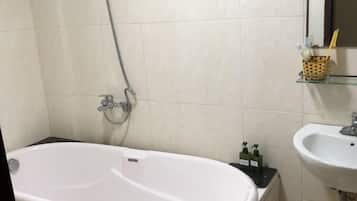 Minibar, escritorio, wifi gratis y ropa de cama