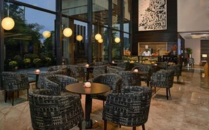 Breakfast, lunch and dinner served - Fortune District Centre, Ghaziabad - Member ITC Hotels' Group (Ghaziabad)