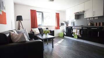 Double Room, Ensuite | Living area