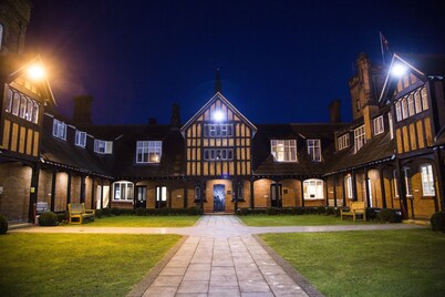 The Pillar Hotel
