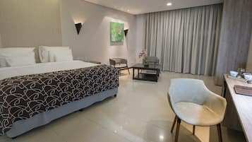 Minibar, in-room safe, bed sheets, wheelchair access