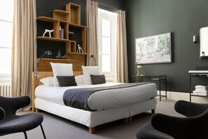 Standard Room, 1 King Bed, Garden View | Property amenity