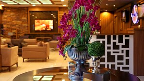 Lobby sitting area - Imperial Park Hotel (Izmit)