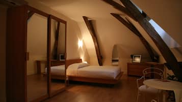 Large Family Room | Premium bedding, individually decorated, desk, soundproofing