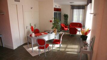 Pintu masuk interior