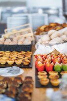 每日供应欧陆式早餐（每人 EUR 13）