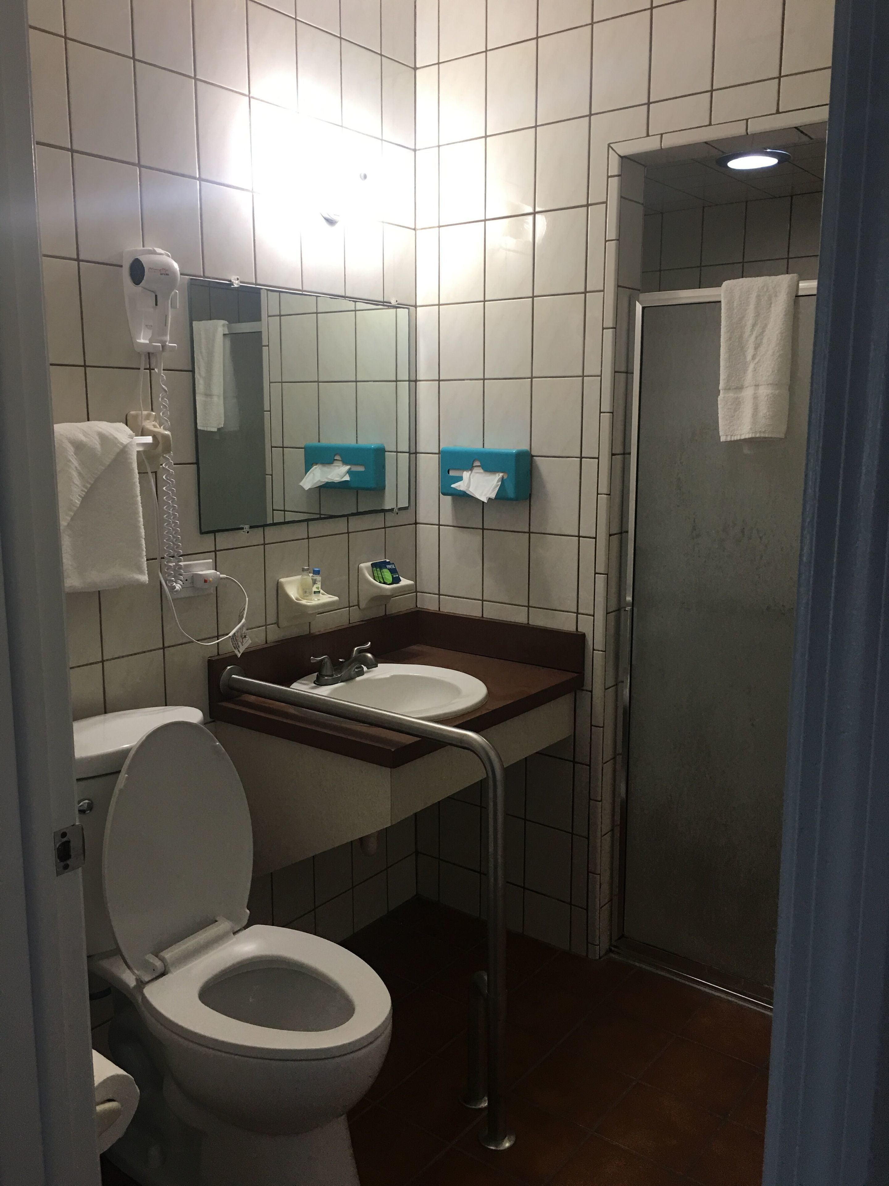 cottage, 2 bedrooms, non smoking | bathroom | shower, free toiletries, hair dryer, towels