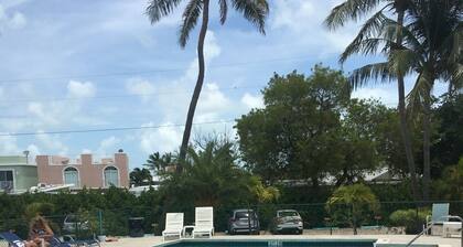 Edgewater Lodge