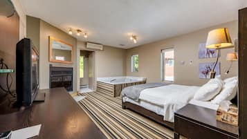 1 bedroom, desk, laptop workspace, blackout curtains