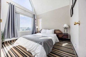 Deluxe Suite, 2 Bedrooms | Individually furnished, laptop workspace, blackout drapes - Complexe Le 60 (Piedmont)