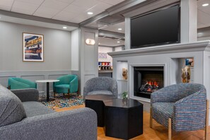 Free daily buffet breakfast - Hampton Inn Detroit/Southgate (Southgate)