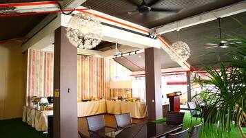 بوفيه فطور يوميًا بتكلفة قدرها (29.68 MYR للشخص)