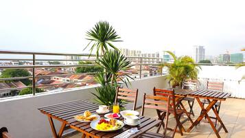 Daily buffet breakfast (MYR 29.68 per person)