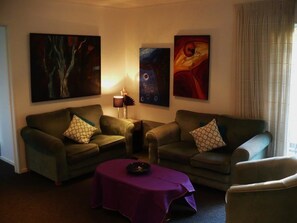 LCD TV - Christchurch City & Country Cottages - Clarence Cottage (Christchurch)
