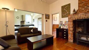 Brockworth Cottage - Riccarton | Living area | LCD TV