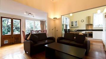 Brockworth Cottage - Riccarton | Living area | LCD TV