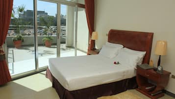 Free minibar items, in-room safe, desk, soundproofing