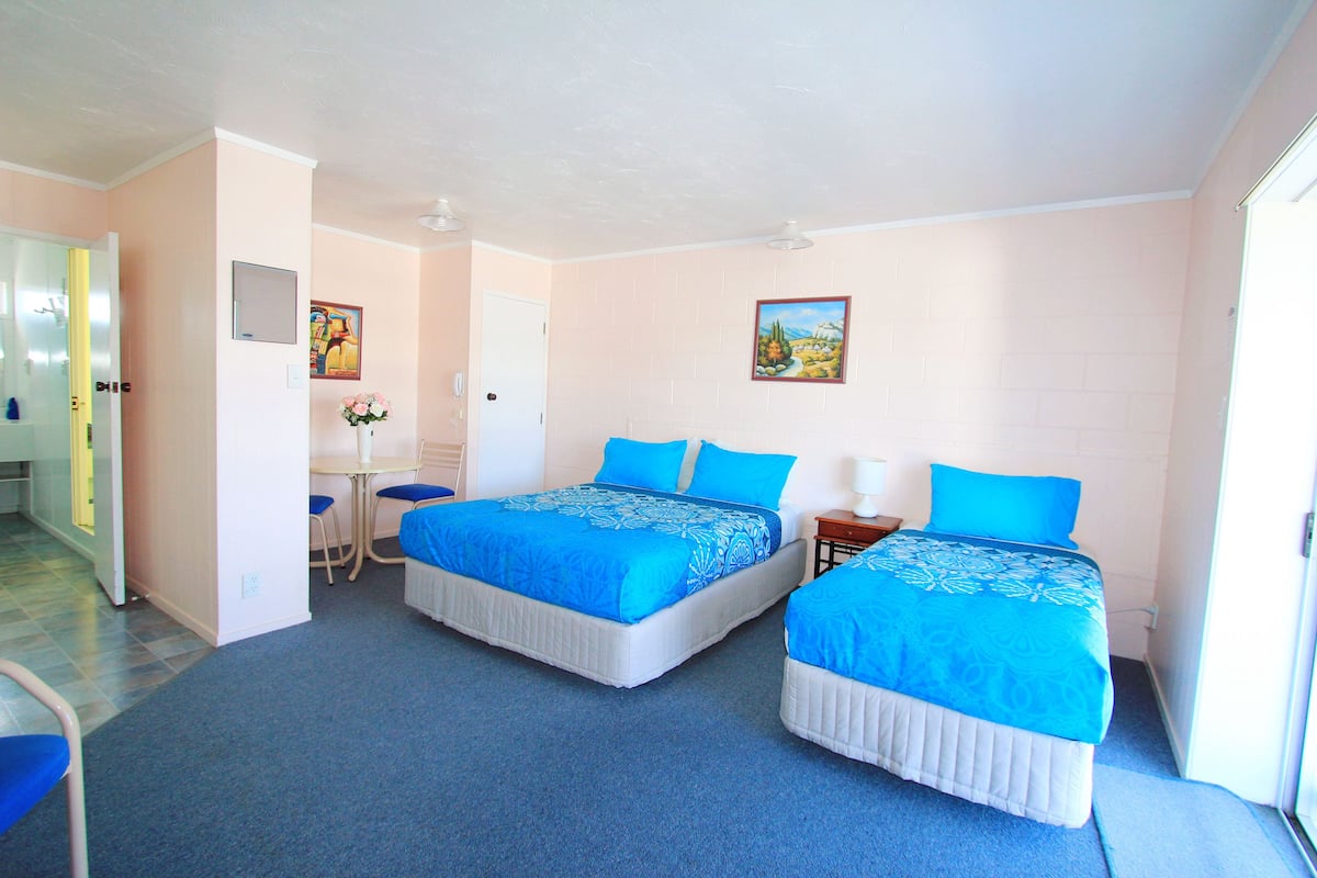 Standard Twin Room | Free WiFi