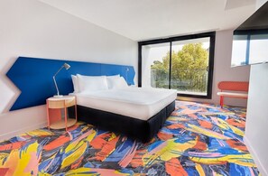 Rom, 1 kingsize-seng, balkong (Adge) | Sengetøy av topp kvalitet, safe på rommet og individuelt innredet