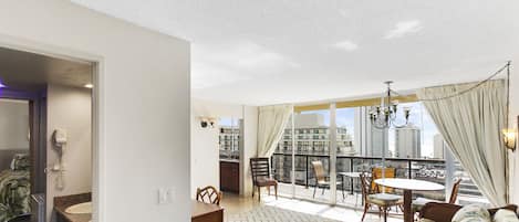Room, 1 Queen Bed, Balcony