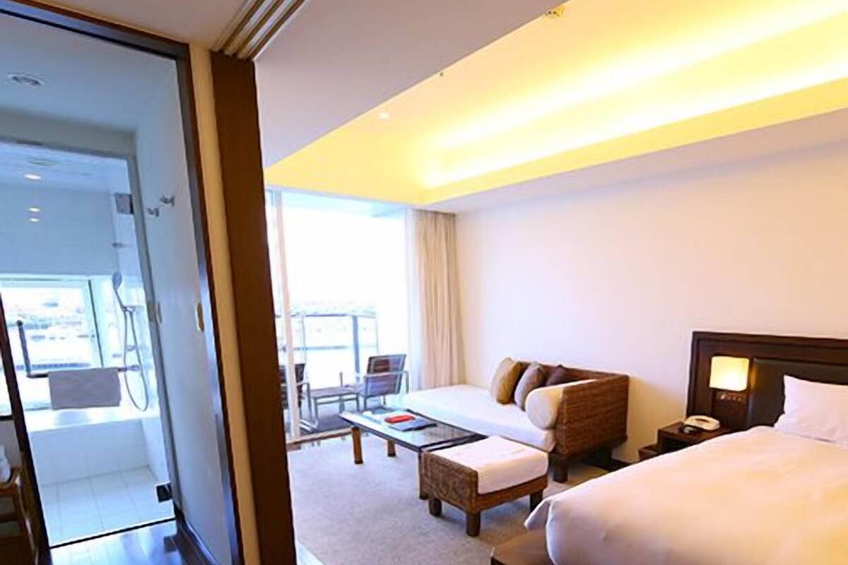 Seprai premium, brankas, dan setrika/meja setrika