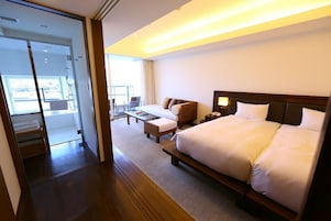 Twin Room | Premium bedding, in-room safe, iron/ironing board