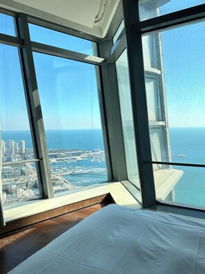 1 bedroom, in-room safe, desk, blackout curtains