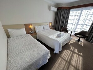 Twin Room | Minibar, in-room safe, iron/ironing board, free WiFi - Motel Margeurita (Queanbeyan)