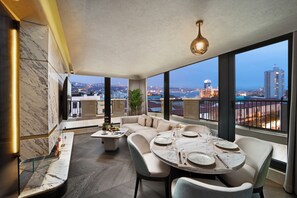 Penthouse Terrace, Bosphorus View | 1 habitación, ropa de cama de alta calidad y edredón 