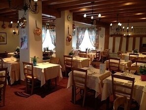 Restaurant - Hôtel La Paix (Forges-les-Eaux)