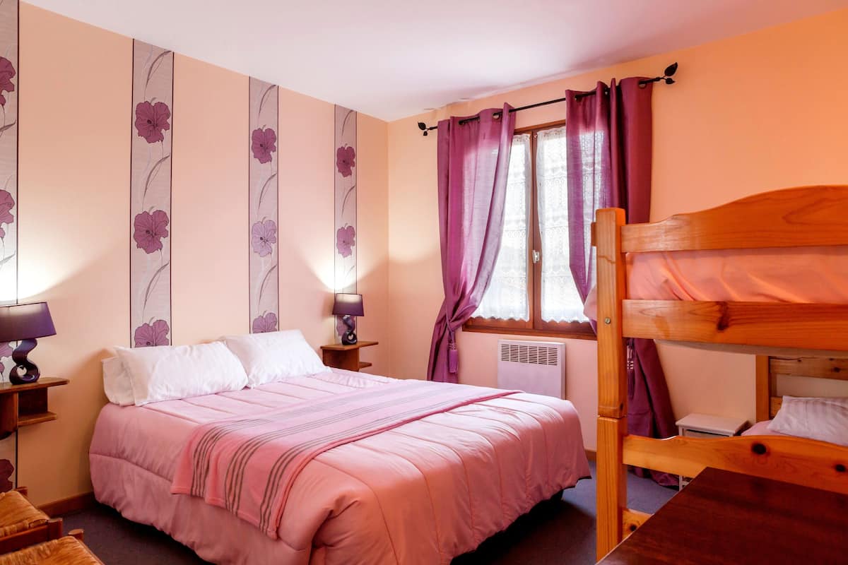 Quadruple Room | Katil bayi/kot (percuma), katil lipat simpan/tambahan, Wi-fi percuma