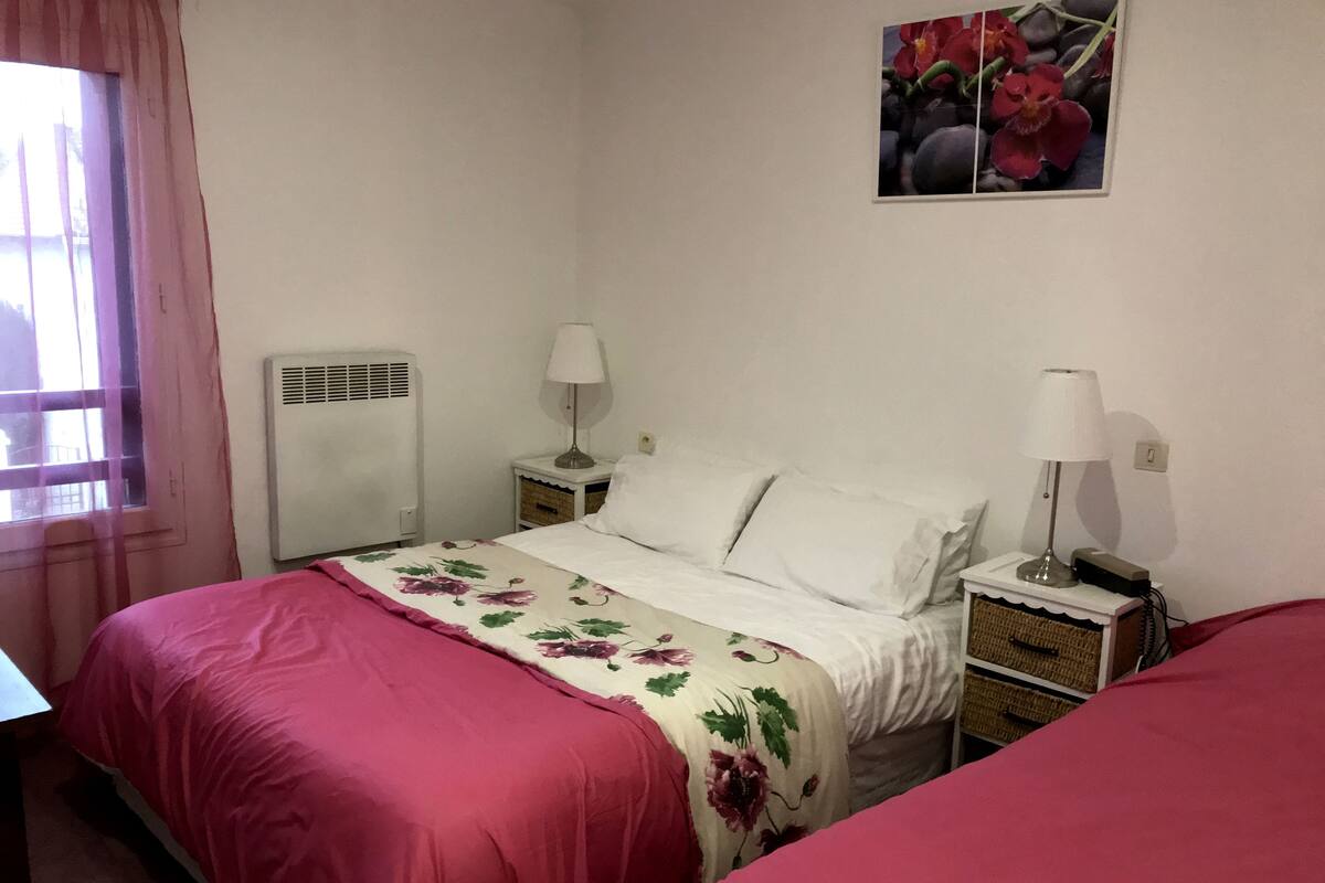 Free cots/infant beds, rollaway beds, free WiFi