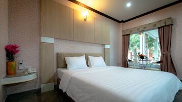 Deluxe Double Room | Desk, blackout curtains, rollaway beds, free WiFi